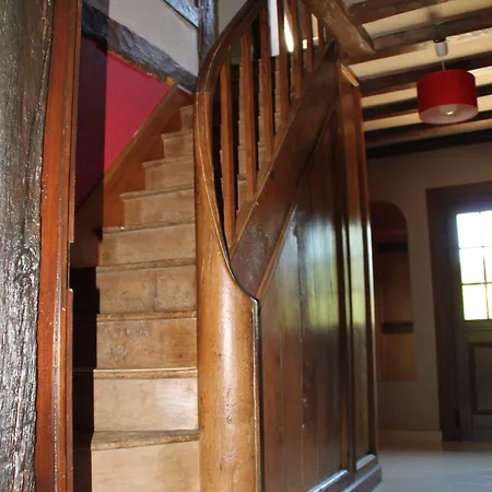 Le Mesnil-5 Bed & Breakfast 3*