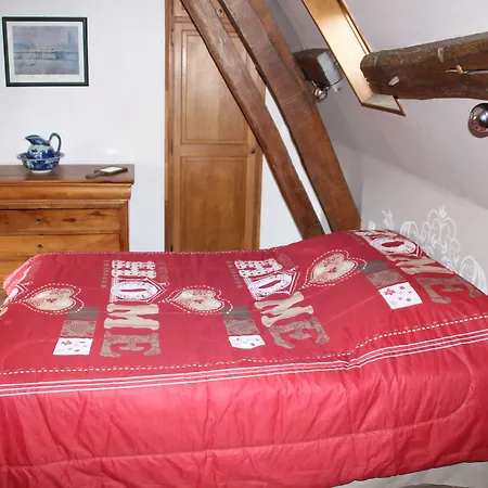 Le Mesnil-5 Bed & Breakfast 3*