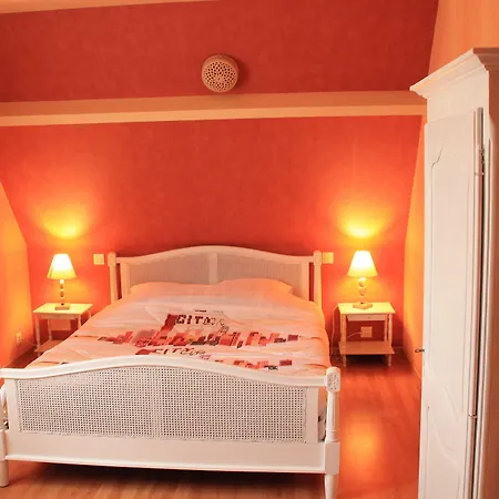 Le Mesnil-5 Bed & Breakfast 3*